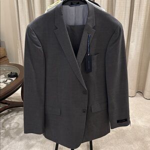 Tommy Hilfiger Men's Classic Gray 2 PC Suit